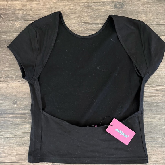 NWT Edikted Black Bambi Open-Back T-Shirt Top Crop Round Neck Cotton Casual M - Picture 3 of 9